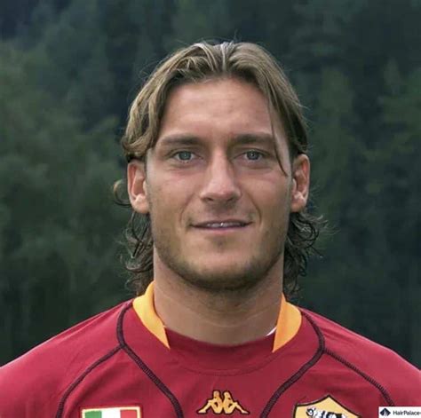 totti capelli lunghi